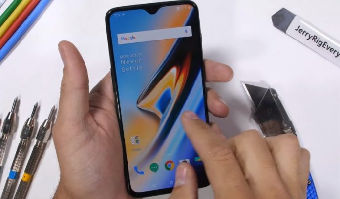 JerryRigEverything познущався над новим OnePlus 6T