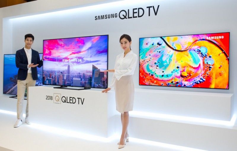 Tcl телевизор голосовой помощник. Телевизор с голосовым помощником. Samsung QLED logo. Есть ли у Google свои телевизоры.
