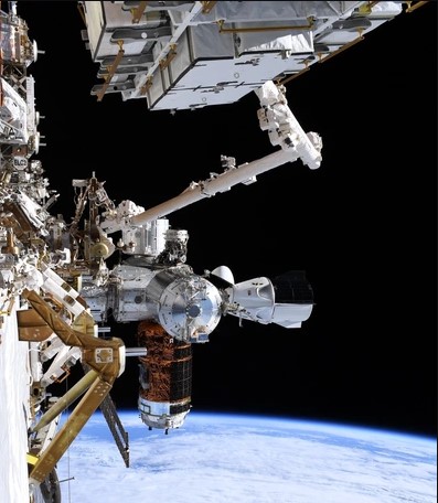 Астронавт NASA опублікував у Твіттері приголомшливий знімок космічного корабля Crew Dragon