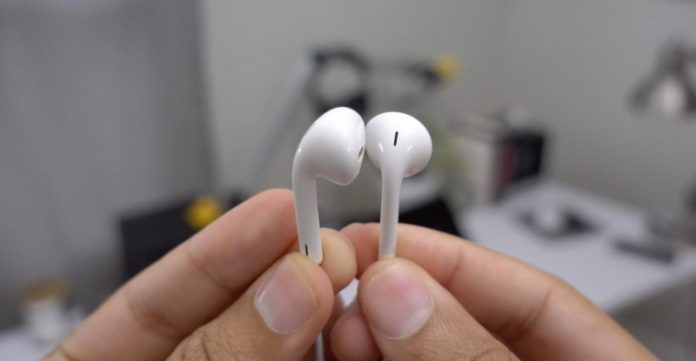Майбутні iPhone 12 не матимуть в комплекті навушників
