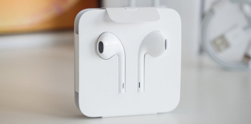 Коробка стане тоншою, Apple випустить iPhone 12 без навушників і зарядки