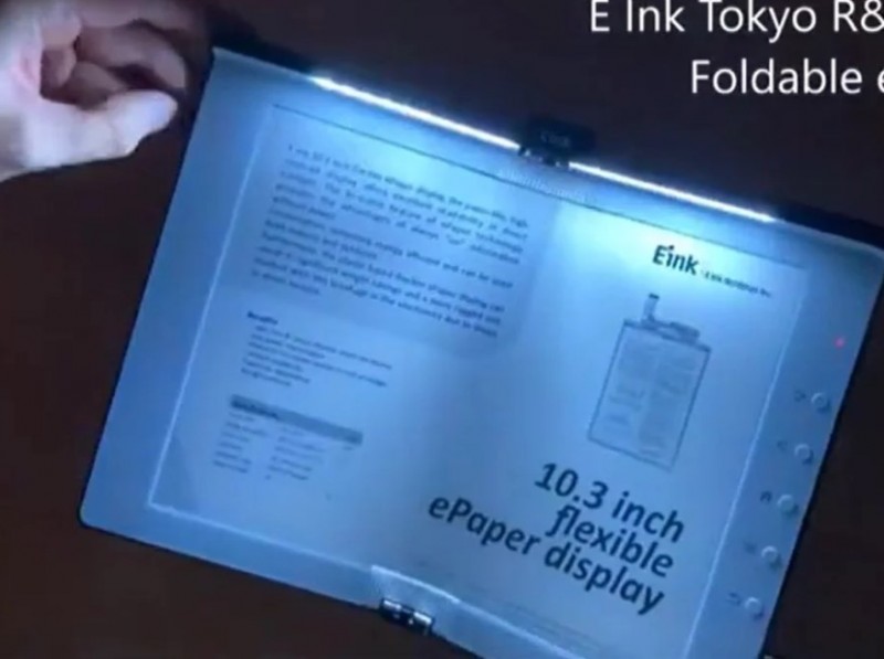 Представлено перший в світі гнучкий дисплей для електронних книг з підсвіткою