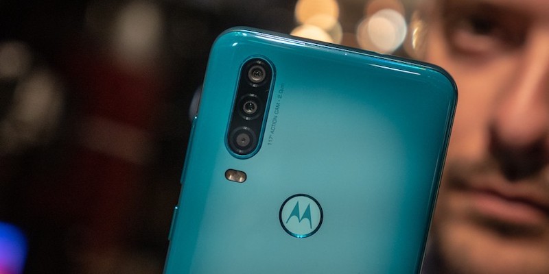 Что лучше motorola или xiaomi