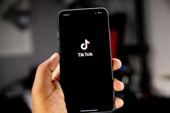 У TikTok з'явиться пошук зі зтучним інтелектом