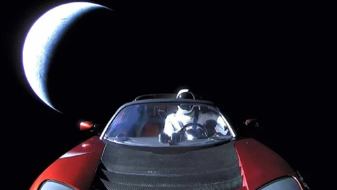 Запущена в космос Tesla впаде на Землю