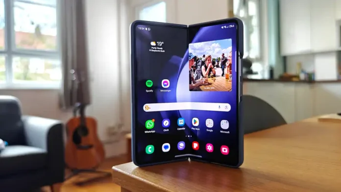 Samsung Galaxy Z Fold 6 отримає ширший екран та покращений дизайн