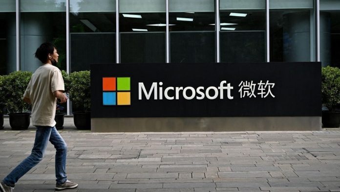 Microsoft пропонує співробітникам китайських підрозділів переїхати з Китаю