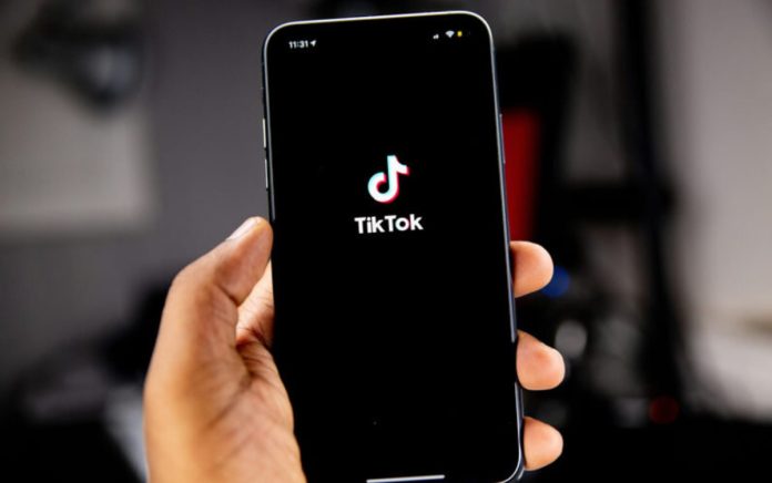 В TikTok виявлено уразливість, що дозволила зламати акаунти CNN та Періс Хілтон