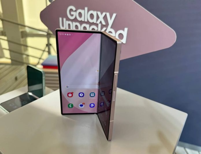 Samsung представила новий Galaxy Z Fold 6: розумний і тонкий складний флагман