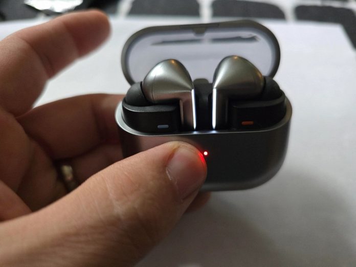 Навушники Samsung Galaxy Buds 3 Pro ще не представили, але їх вже купили та поділилися враженнями