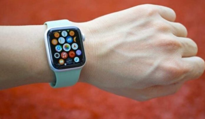 Нові Apple Watch SE отримають пластиковий корпус для дитячого комфорту