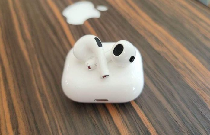 Apple випустить AirPods 4 цієї осені у двох нових варіантах