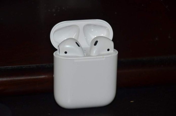 Які моделі навушників AirPods існують і в чому різниця