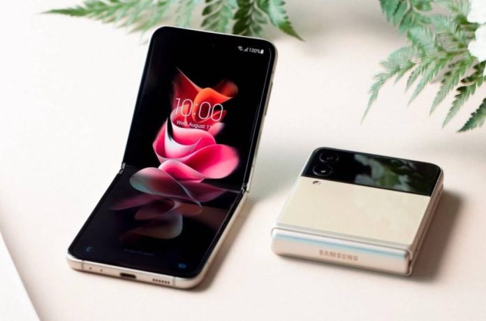 Бюджетний Galaxy Z Flip від Samsung може з’явитися в 2025 році