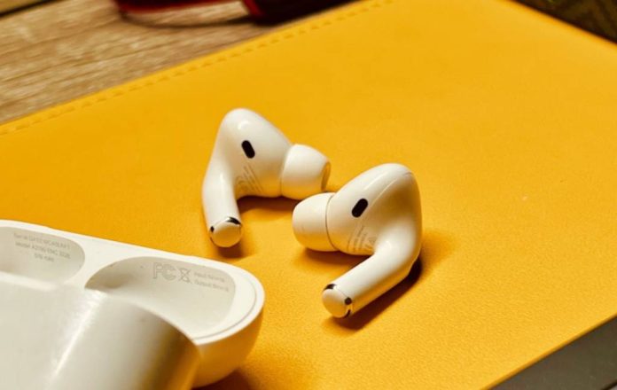 Apple перенесе виробництво AirPods в іншу країну: чому це допоможе виявити підробки