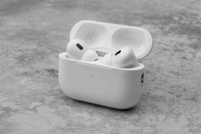 AirPods лякають власників дивними звуками, навіть коли не використовуються