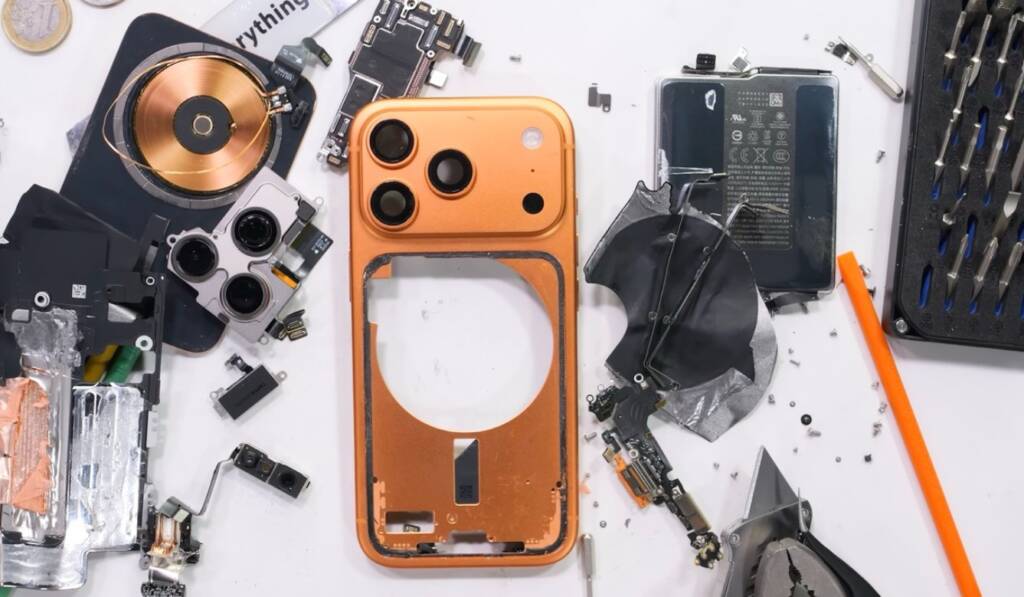 iPhone 17 Pro teardown